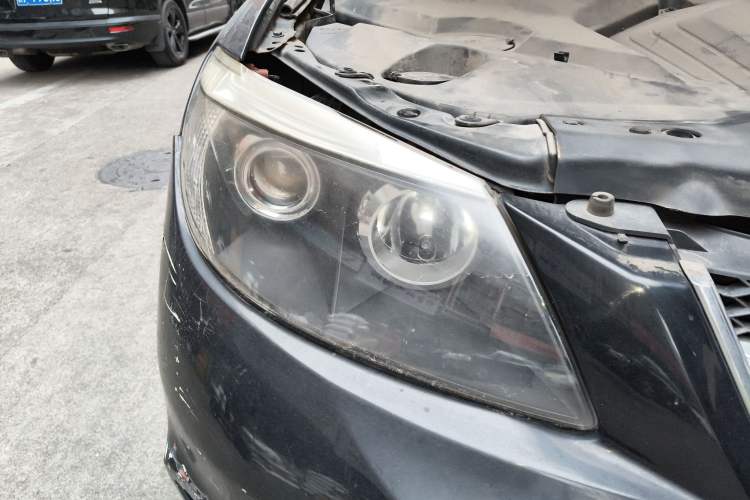 Used BYD S6 2014 2.0L Manual Luxury 5-Seater Right Front Headlight