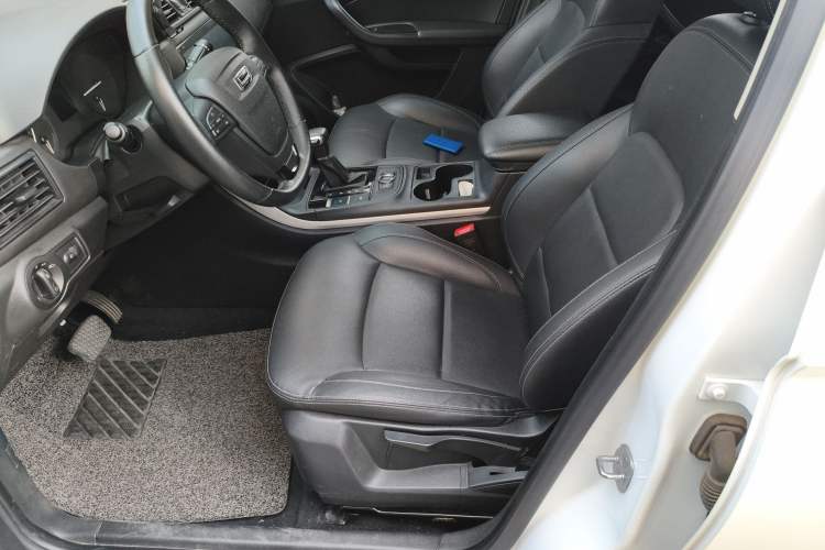 Used Qoros 5 2018 1.6T Automatic Leading Model
