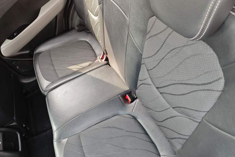 Used Baojun 510 2017 1.5L Automatic Fashion Model Left Rear Seat