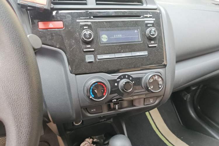 Used Honda Fit 2016 1.5L LX CVT Comfort Model Audio And AC Panel