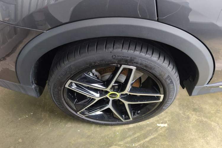 Used Roewe RX5 2021 PLUS 330TGI Automatic National Trend Intelligent Deluxe Edition Right Rear Wheel Hub