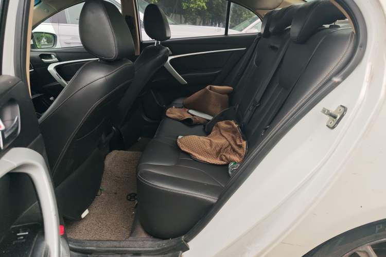 Used Geely Auto Emgrand 2017 Sedan Million Edition 1.5L Manual Upward Connect Version