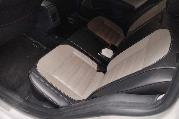 Used Volkswagen Cross Lavida 2014 1.6L Automatic Left Rear Seat