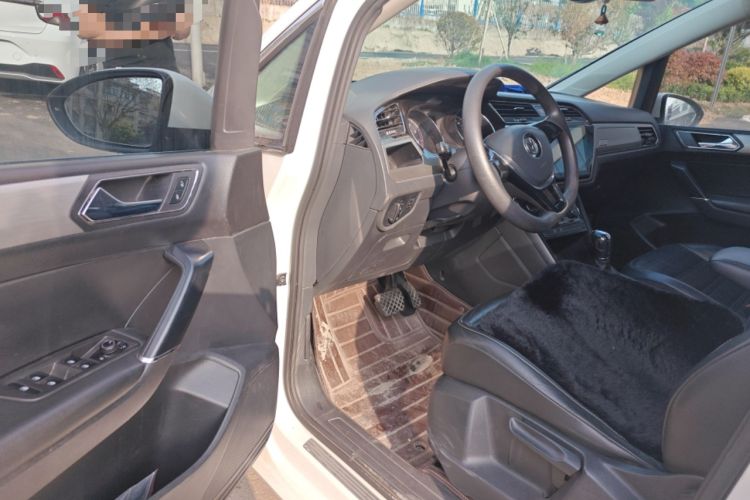 Used Volkswagen Touran 2016 Volkswagen Touran L 280TSI DSG Comfort Edition