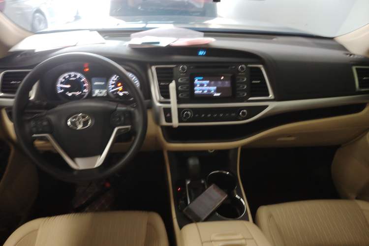 Used Toyota Highlander 2018 2.0T Two-Wheel Drive Elite Version 5 Seats China VI Standard
