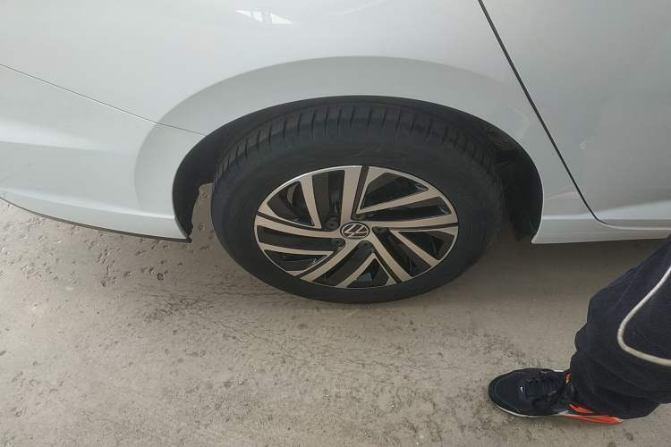 Used Volkswagen Lavida 2023 Revised Version 1.5L Automatic Starry Sky Edition – 5 Million Units Right Rear Wheel Hub