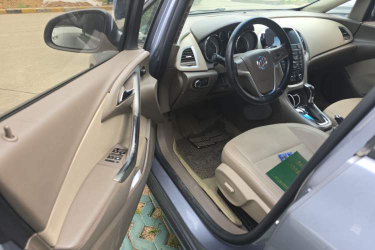 Used Buick GT 2013 GT 1.6L Automatic Fashion Edition Driver Seat