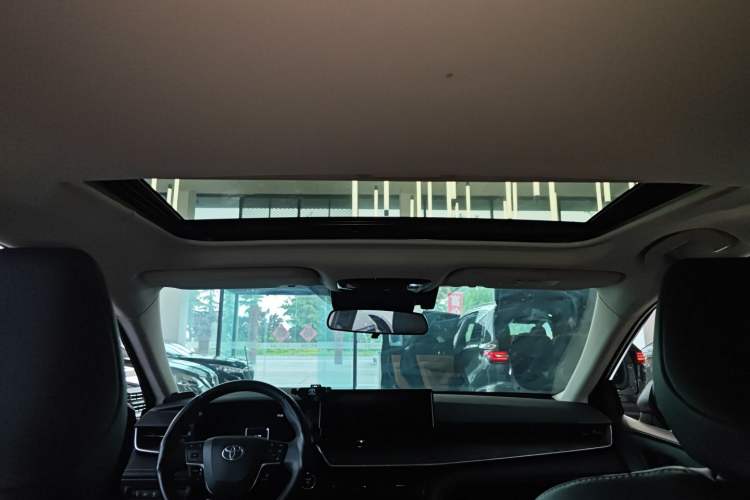 Used Toyota Camry 2024 Dual-Motor 2.0 HGVP Luxury Edition Headliner