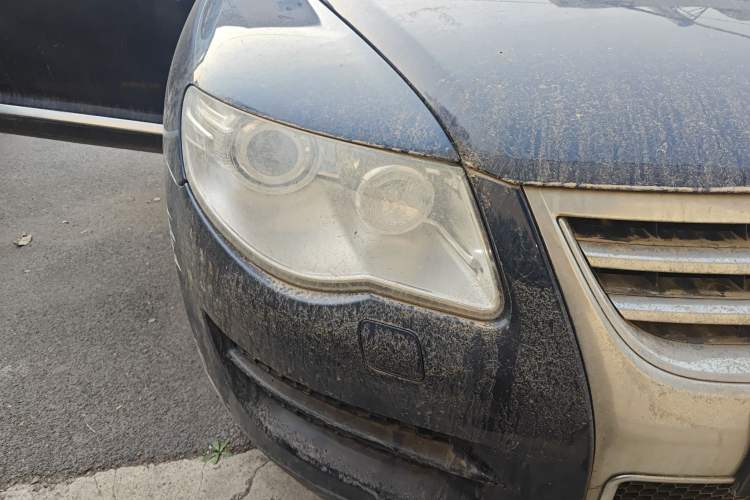 Used Volkswagen Touareg 2007 3.6L Luxury Model Right Front Headlight