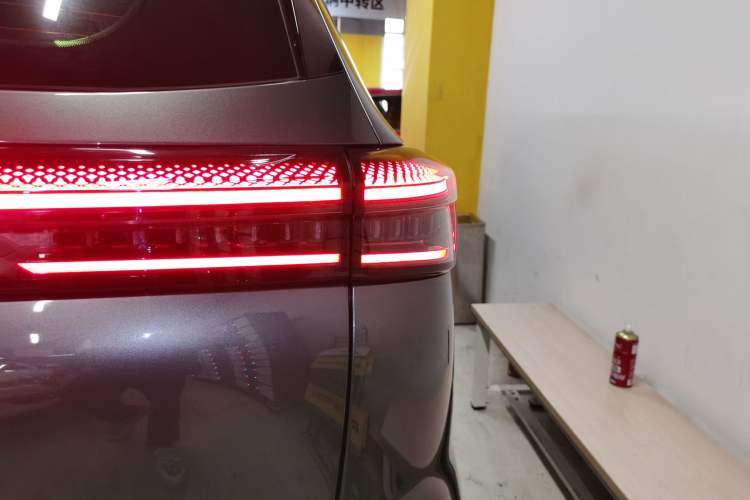 Used Chery Fengyun T8 2025 1.5T 130km Deluxe Version 5 Seats Right Rear Taillight