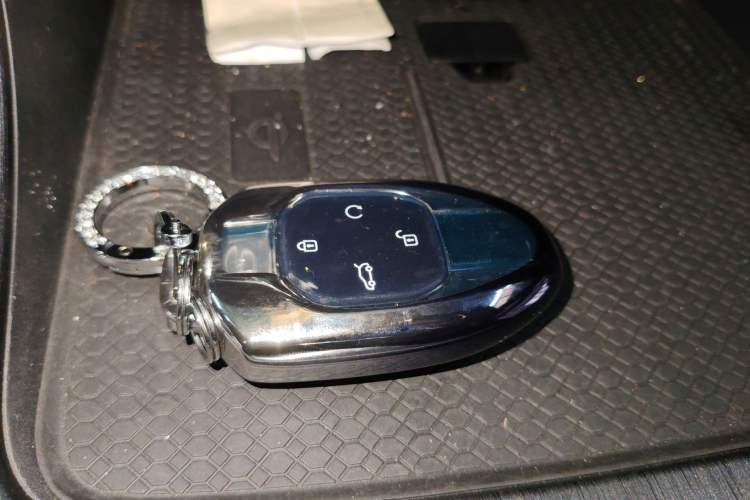 Used GAC Trumpchi GS8 2022 Linghang Series 2.0 TGDI Two-Wheel-Drive Luxury Smart Connectivity Version (7 Seats) Interior 1