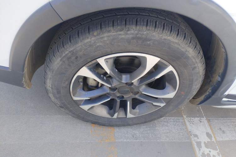 Used Geely Auto Vision X3 2019 Upgraded Model 1.5L CVT Prestige Version Left Front Wheel Hub