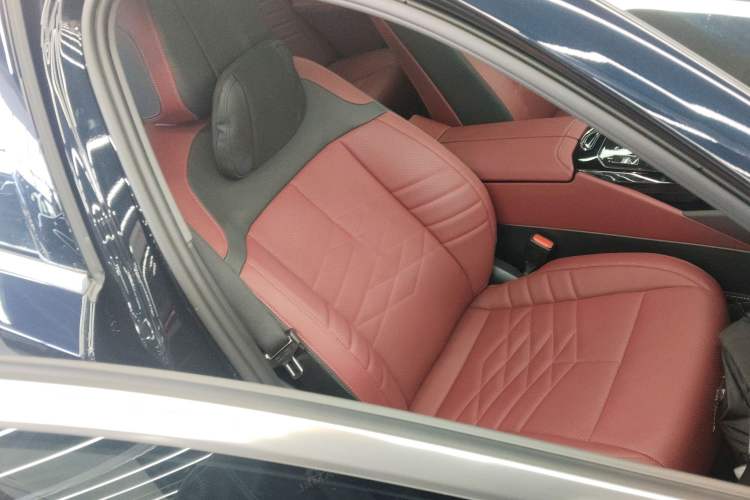 Used BMW 5 Series 2024 530Li Luxury Edition M Sport Package
