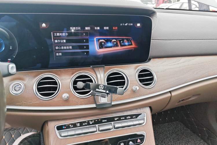 Used Mercedes-Benz E-Class 2023 Updated E 300 L Fashion Edition Audio And AC Panel