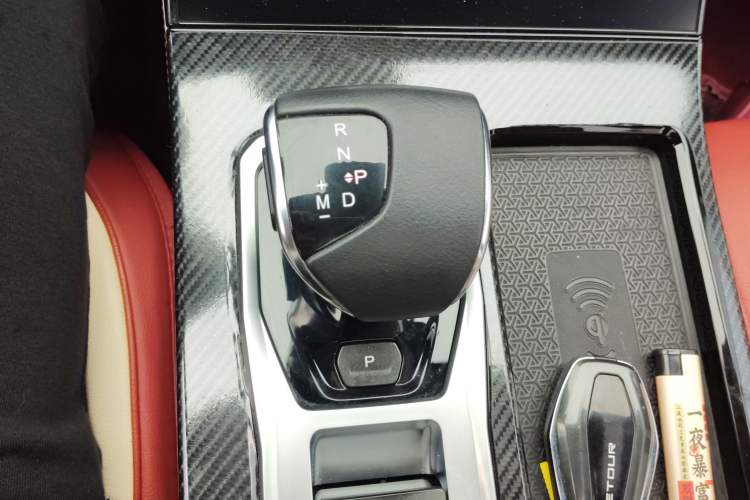 Used JETOUR X70 PLUS 2023 1.6T DCT Stronger PRO 5-Seater Gear Lever