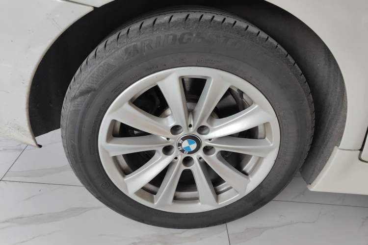 Used BMW 5 Series 2015 520i Elegant Edition
