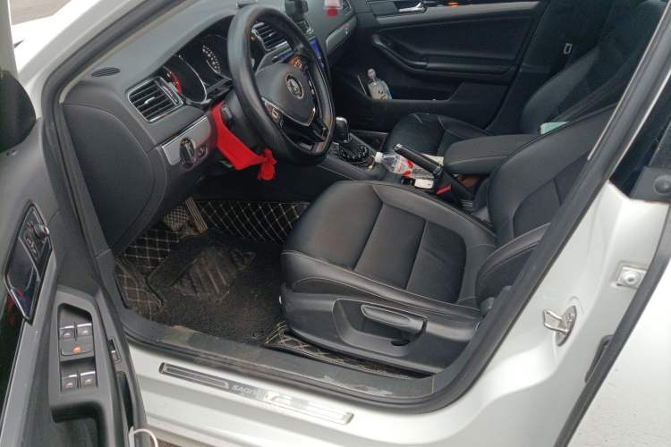 Used Volkswagen Sagitar 2018 180TSI DSG Prestige Edition Driver Seat