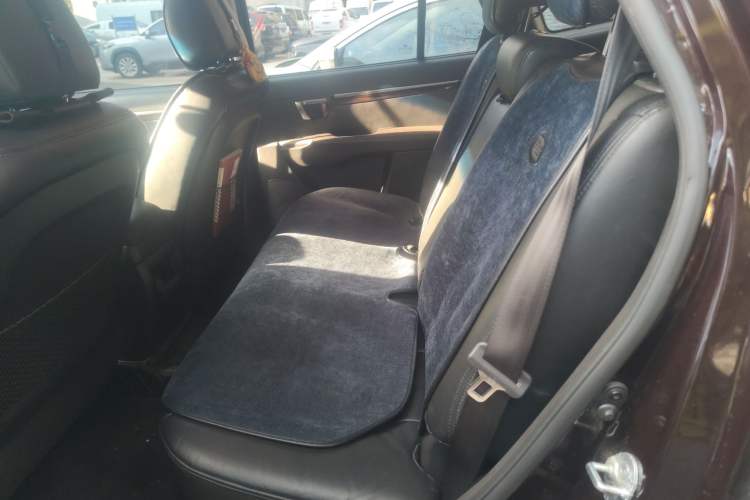 Used Hyundai Santa Fe Classic 2012 2.4 Luxury Edition 7-Seater Four-Wheel Drive
