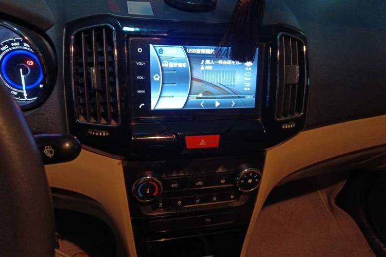 Used Chery E3 2015 1.5L Manual ZhiShang Model