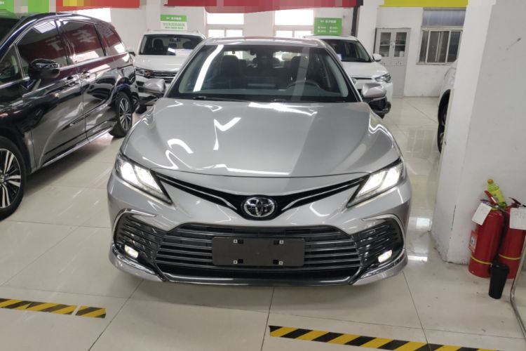 Used Toyota Camry 2021 2.0G Luxury Edition
