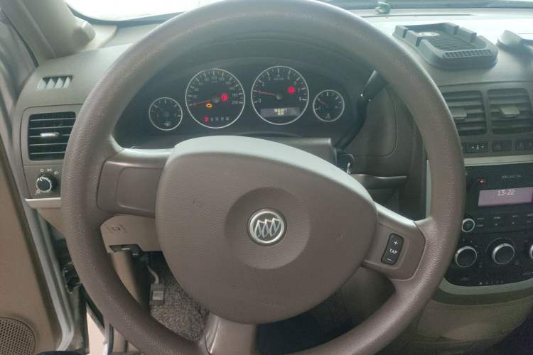 Used Buick GL8 2014 2.4L Classic Edition