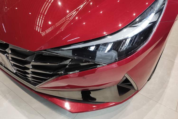 Used Hyundai Elantra 2021 1.5L CVT LUX Prestige Edition Left Front Headlight