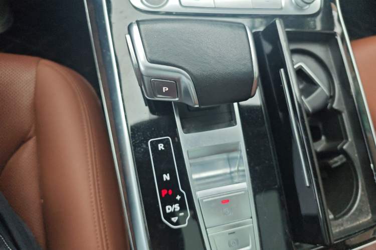 Used Audi Q7 2022 45 TFSI quattro S line Sport Edition Gear Lever