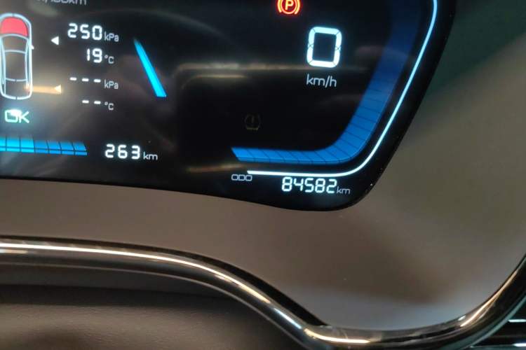 Used BYD e9 2021 Business Edition
