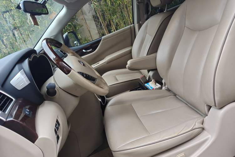 Used Nissan Quest 2015 3.5L SL
