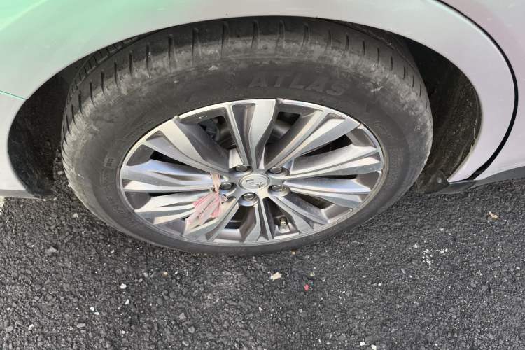 Used Hongqi E-QM5 2023 620km PLUS
