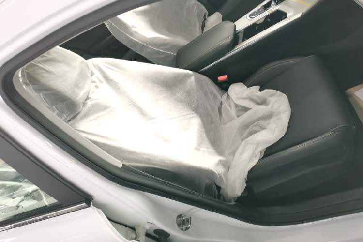 Used Geely Auto Emgrand L HiP 2024 Champion Edition 1.5TD-DHT Pro 100KM Superior Model Right Front Seat