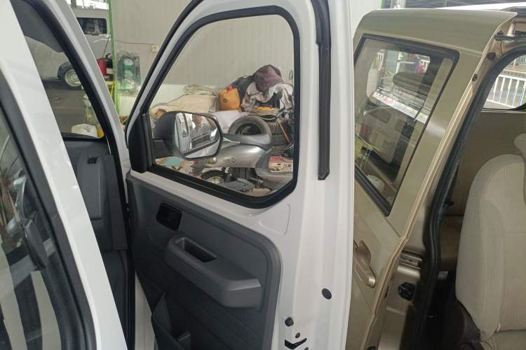 Used Wuling Yangguang 2025 Model 400km Bus Edition—Comfort Edition