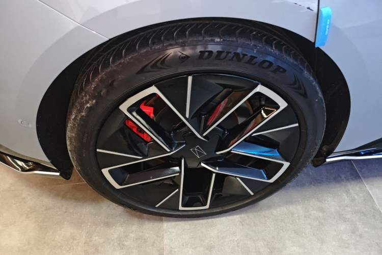 Used Avatr 12 2023 650 Three-Laser Four-Wheel Drive Performance Edition
