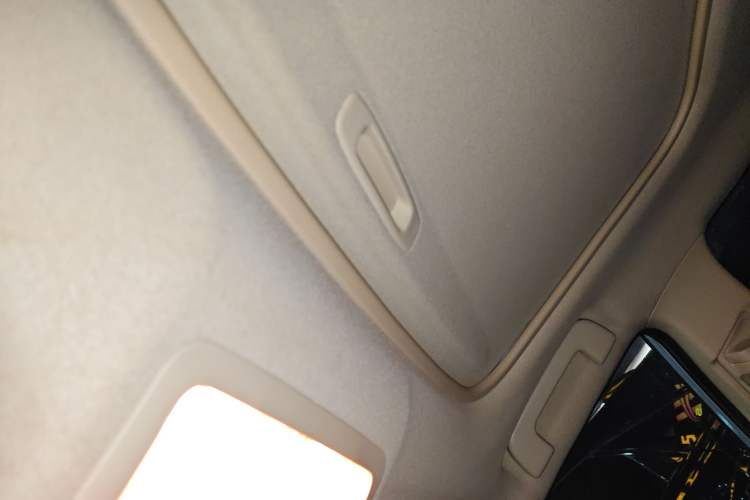 Used Toyota Levin 2017 Revised 185T CVT Elite Edition China V Standard Headliner