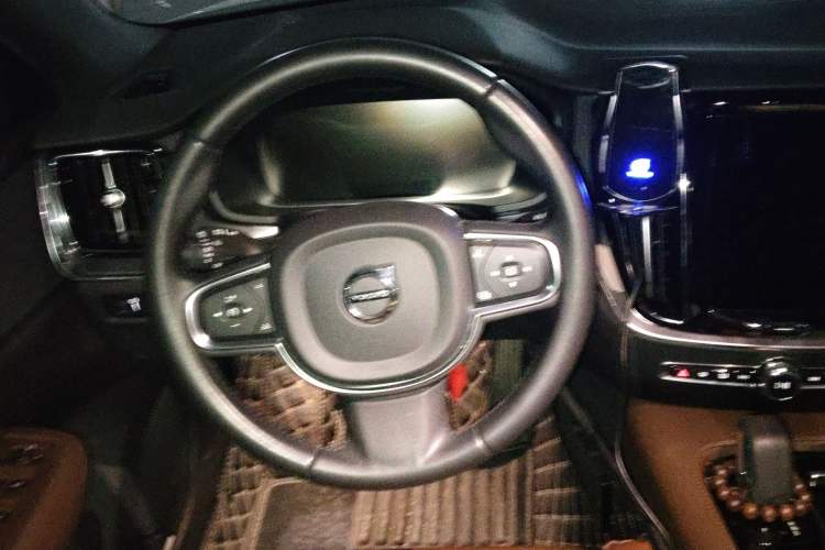 Used Volvo S60 New Energy 2022 T8 eDrive Hybrid All-Wheel Drive Smart Luxury Edition
