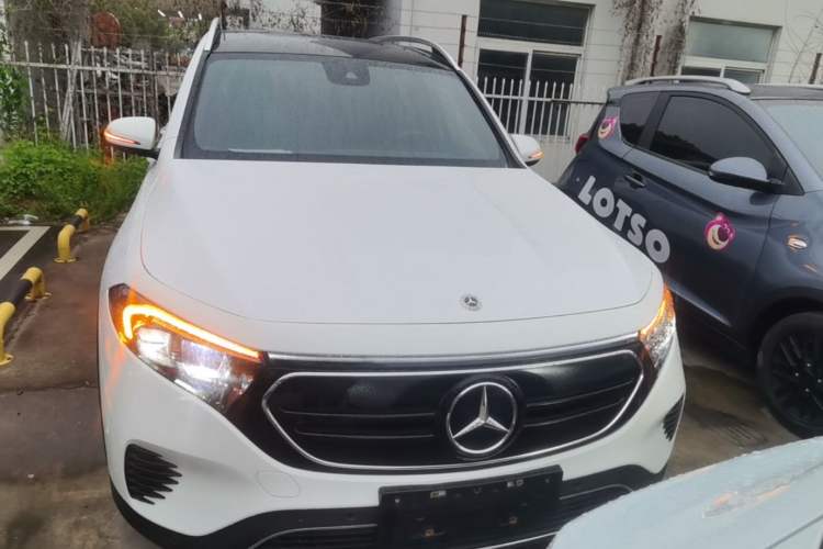 Used Mercedes-Benz EQB 2023 Facelift EQB 260 Front
