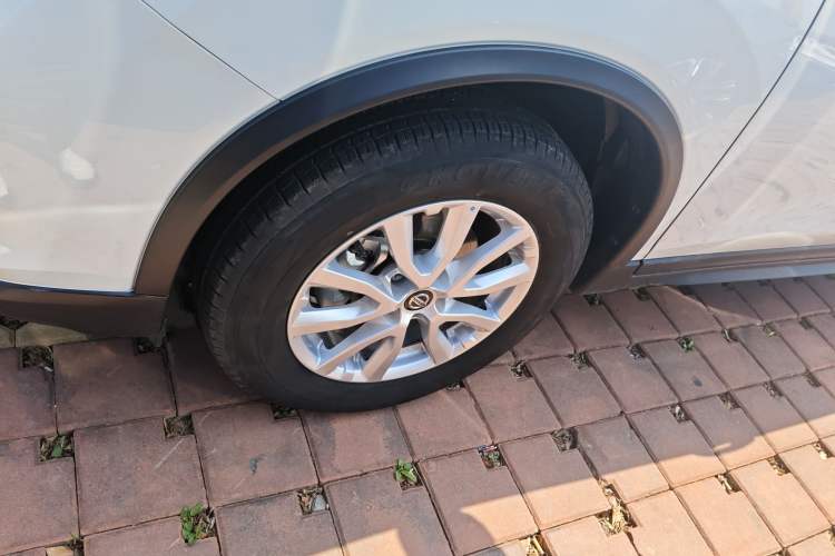 Used Nissan X-Trail 2023 Classic 2.0L Two-Wheel Drive Smart Connect & Comfort Edition Left Front Wheel Hub