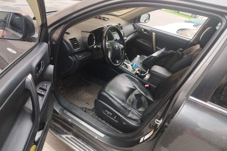 Used Toyota Highlander 2012 2.7L Two-Wheel Drive 7-Seater Luxury Edition Driver Seat