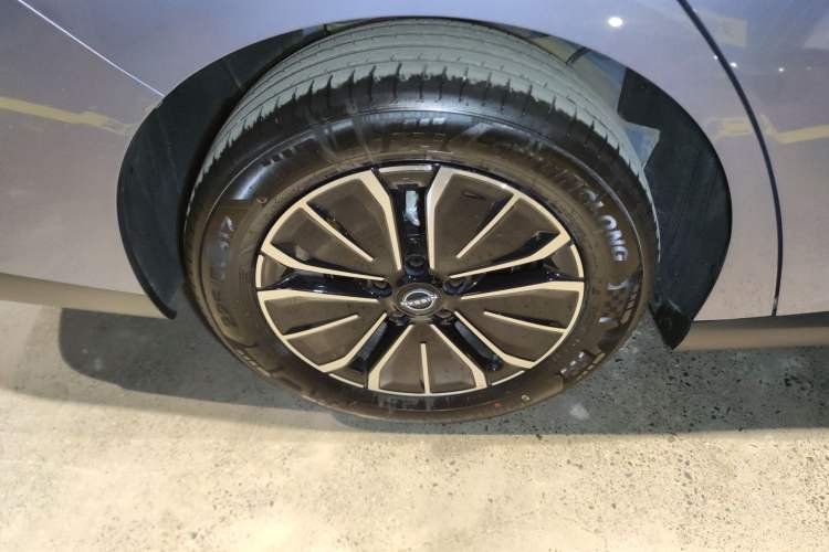 Used Nissan N6 2026 Model 180 Max Right Rear Wheel Hub