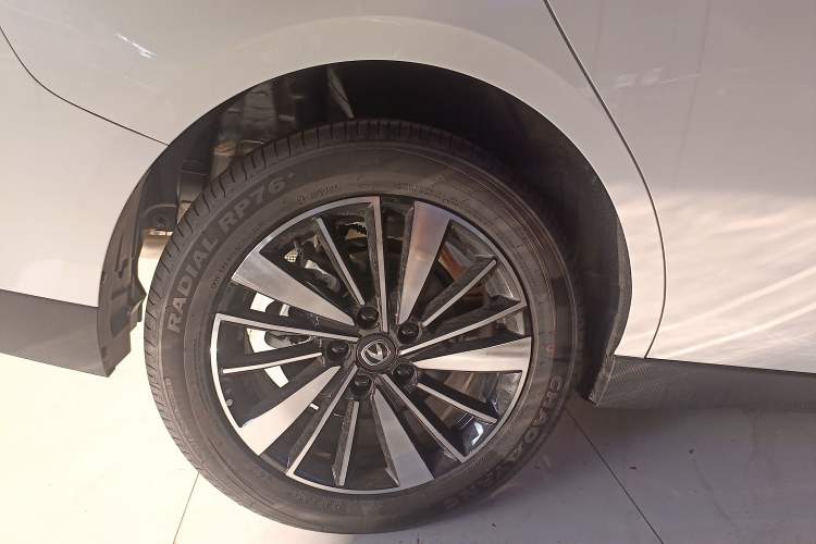 Used CHANGAN Eado PHEV 2025 Smart New Blue Whale 145KM Battleship Edition Right Rear Wheel Hub