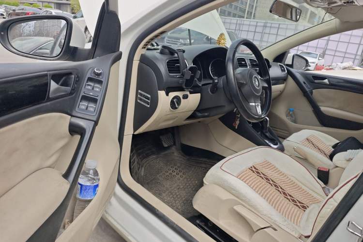 Used Volkswagen Golf 2012 1.4 TSI Automatic Comfort Edition Driver Seat