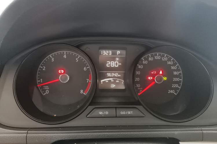 Used Volkswagen Lavida 2015 1.6L Automatic Fashion Edition
