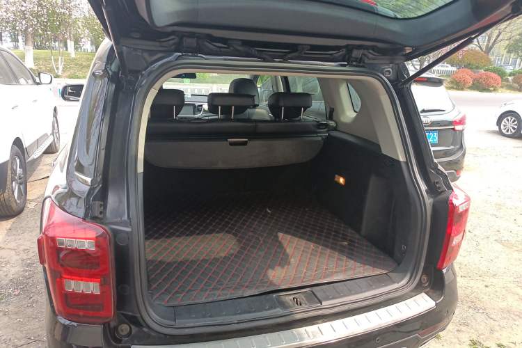 Used GAC Trumpchi GS7 2017 280T Two-Wheel Drive Luxury Model Trunk