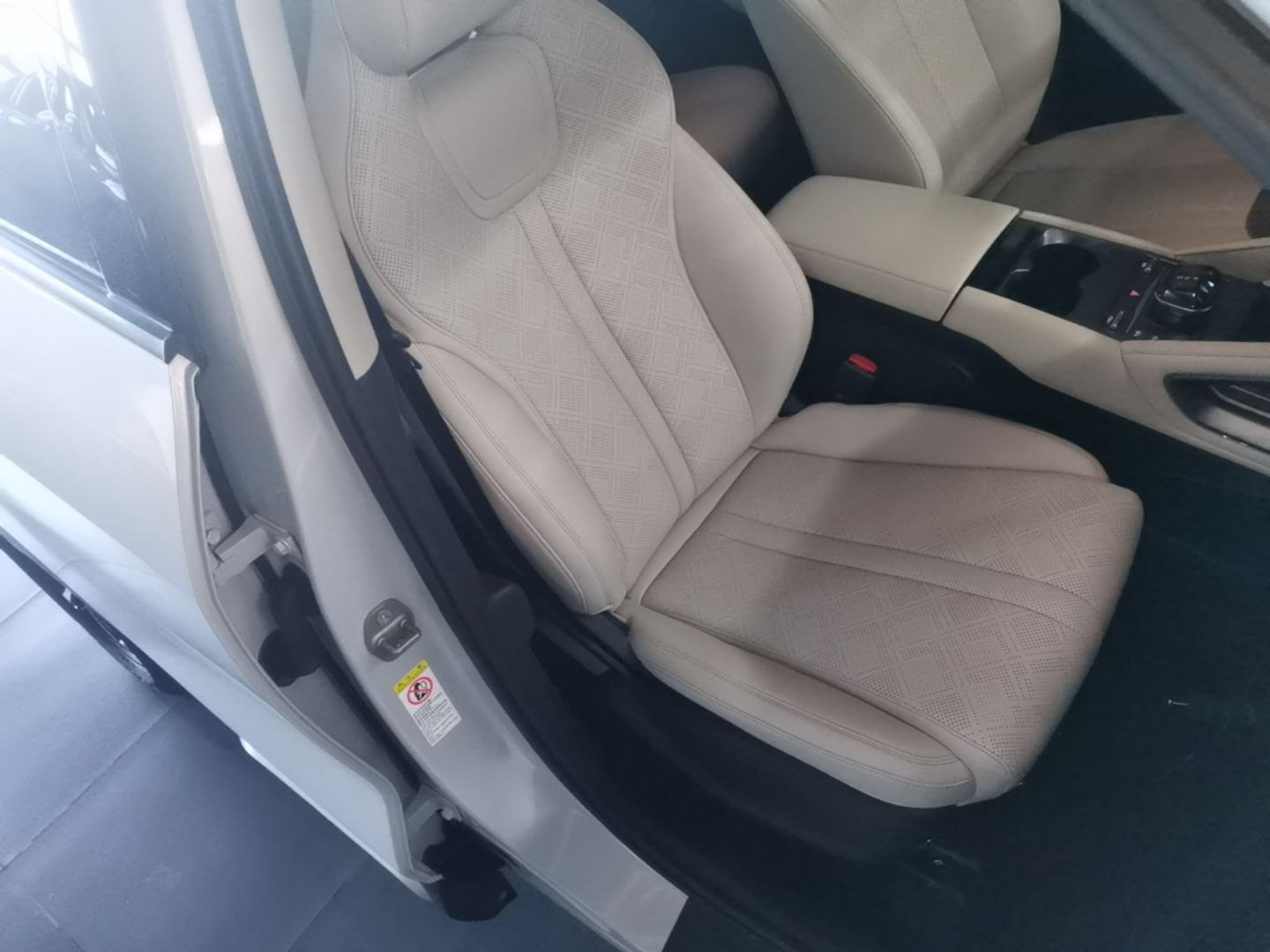 BYD Yuan UP 2024 401KM Leading Edition — снимка 19