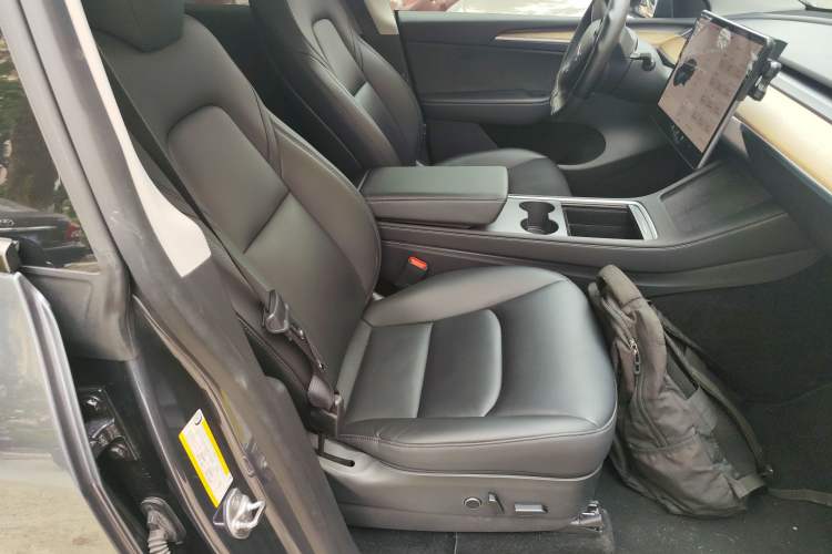 Used Tesla Model Y 2021 Long-Range All-Wheel-Drive Version Right Front Seat