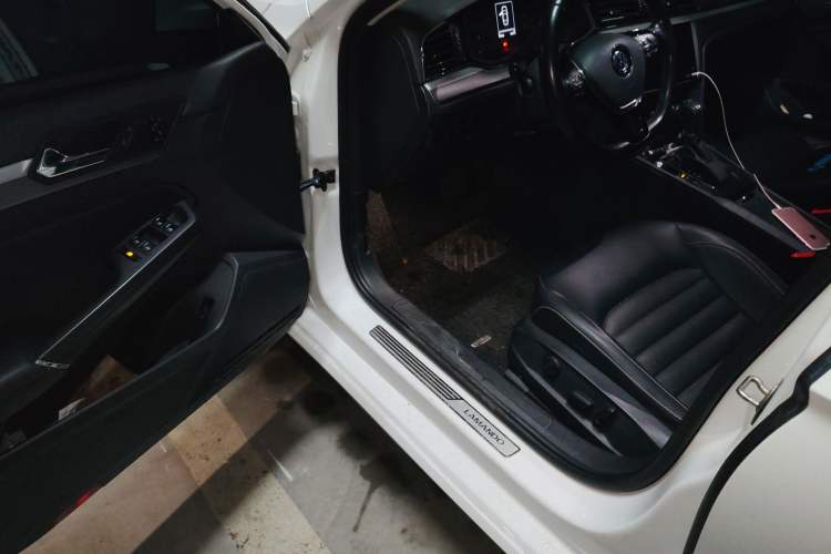 Used Volkswagen Lamando 2019 280TSI DSG Comfort Edition China VI standard Driver Seat