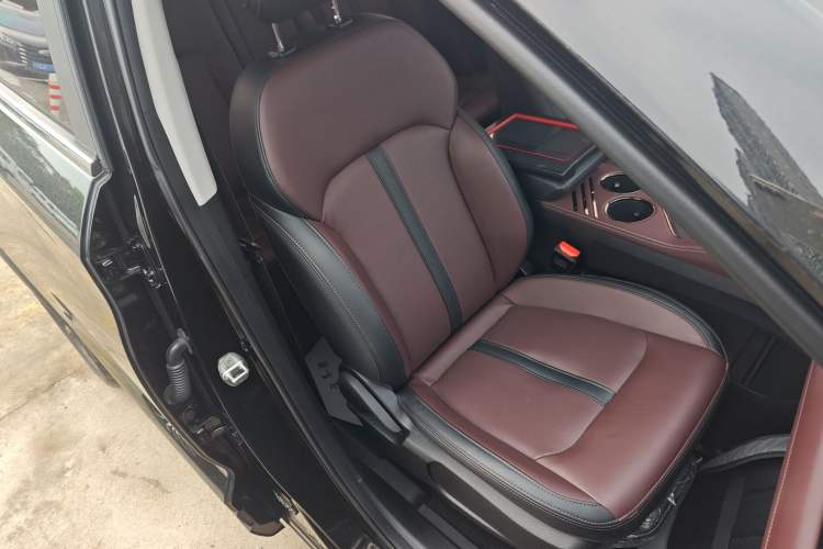 Used SOL X8 PLUS 2023 1.5 TGDI DCT Smart Edition 7-Seater