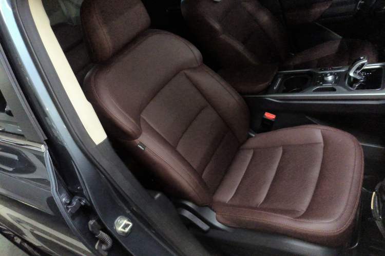 Used Geely Auto Haoyue 2022 1.8TD Automatic Prestige 7-Seater Right Front Seat