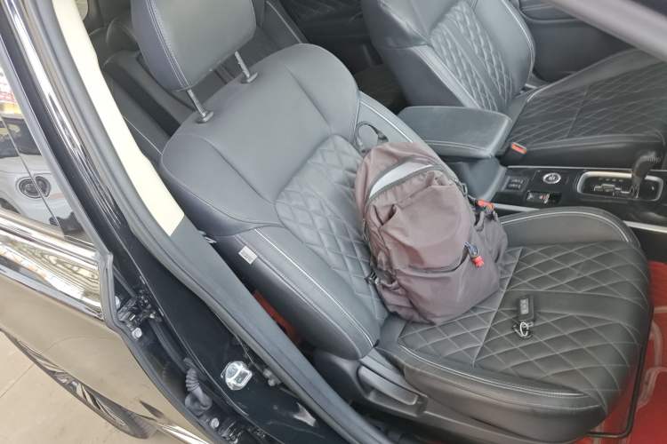 Used Mitsubishi Outlander 2021 2.4L 4x4 Zhi Xiang Edition 7 Seats