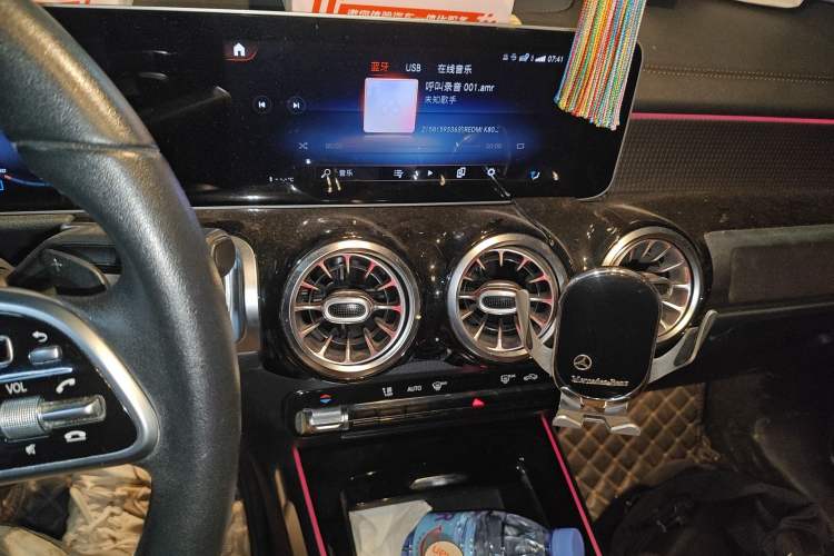 Used Mercedes-Benz GLB 2020 Facelift GLB 200 Fashion Edition Audio And AC Panel